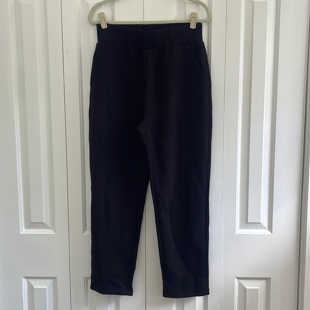 TikTok Famous Leze stretchy black pants. Loved by Oprah